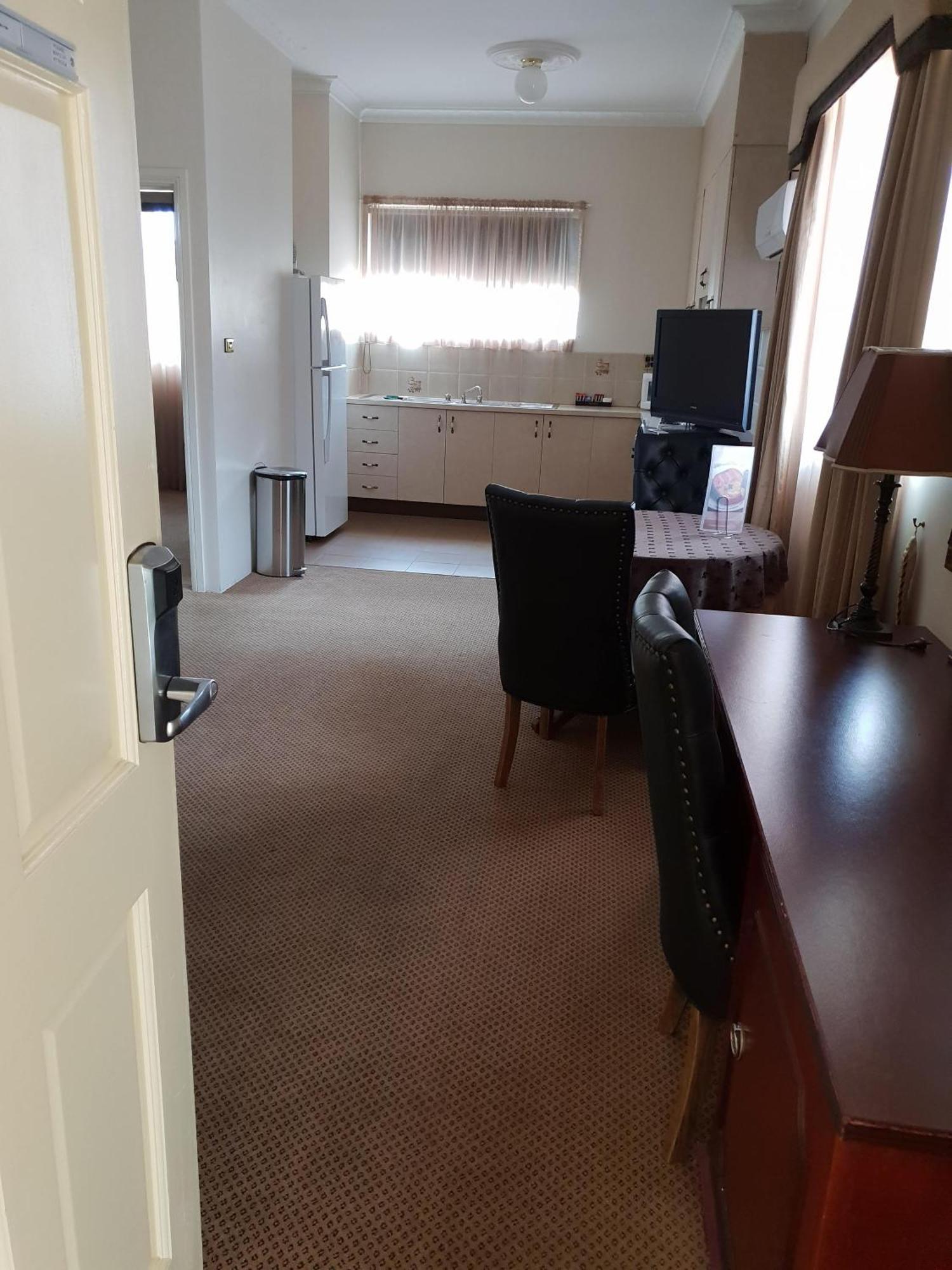 Australian Heritage Motor Inn Даббо Номер фото